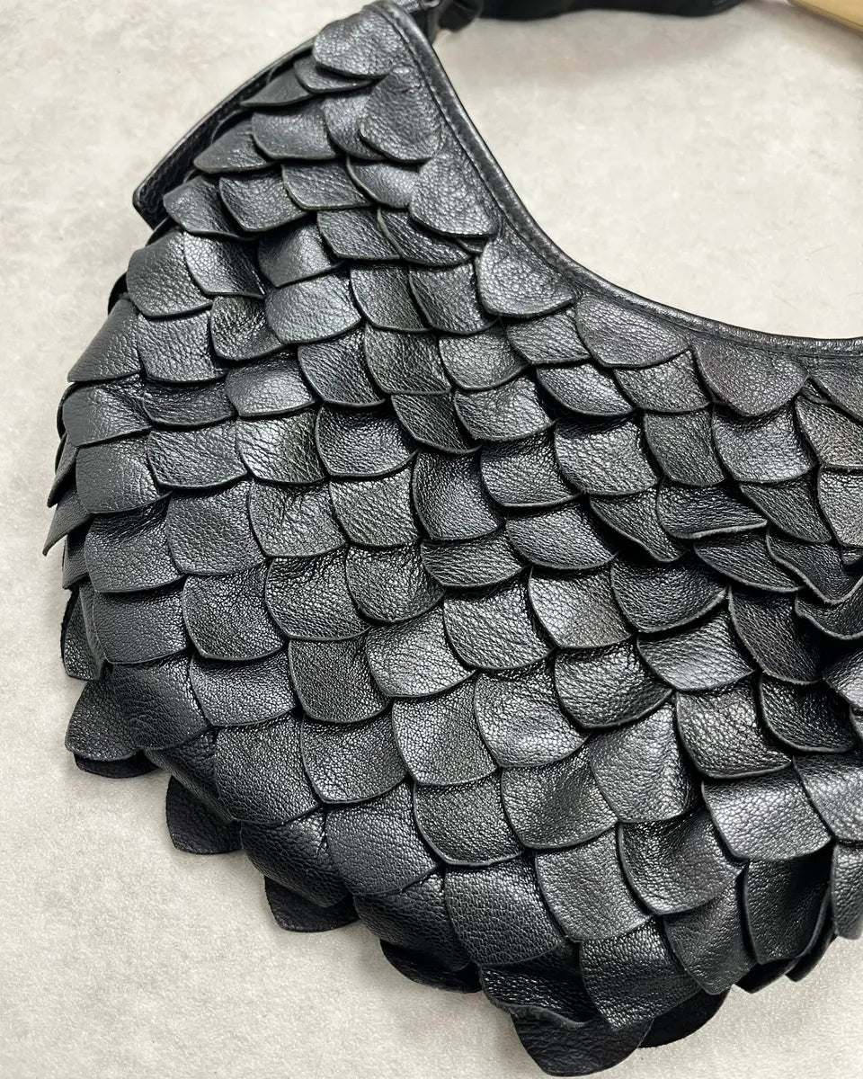 Yves Saint Laurent Black Leather Fishscale Hobo Shoulder Bag rxnaBmG 4
