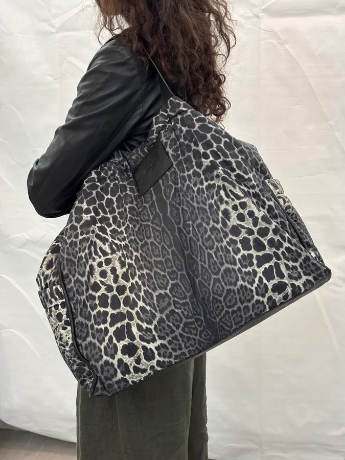 Yves Saint Laurent Black Nylon Leopard Print Tote Bag rTzyVOC 2