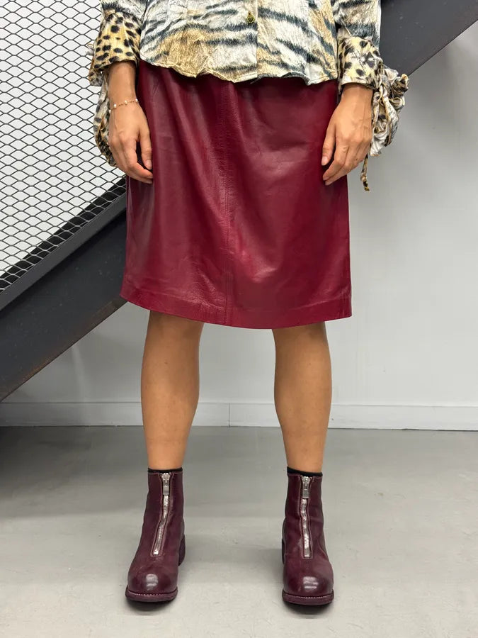 1980s Yves Saint Laurent Bordeaux Leather Midi Skirt FxuYCHT 3