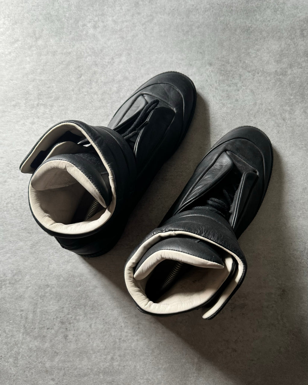 メゾン マルジェラ フューチャー ハイ レザー ブラック (40eu