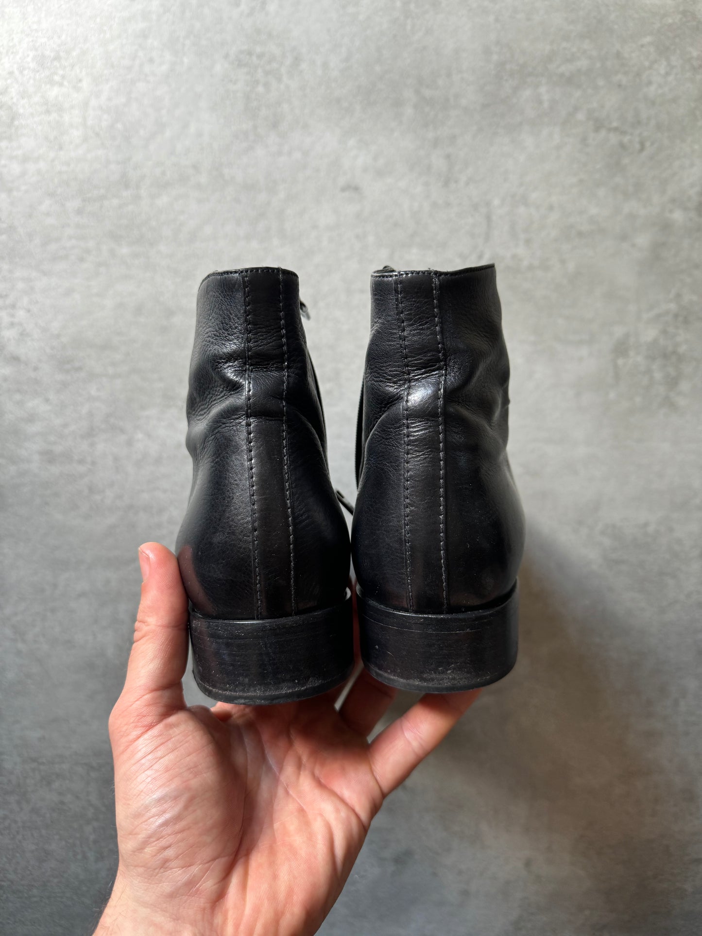 Prada Black Minimalist Leather Boots (40,5) - 3