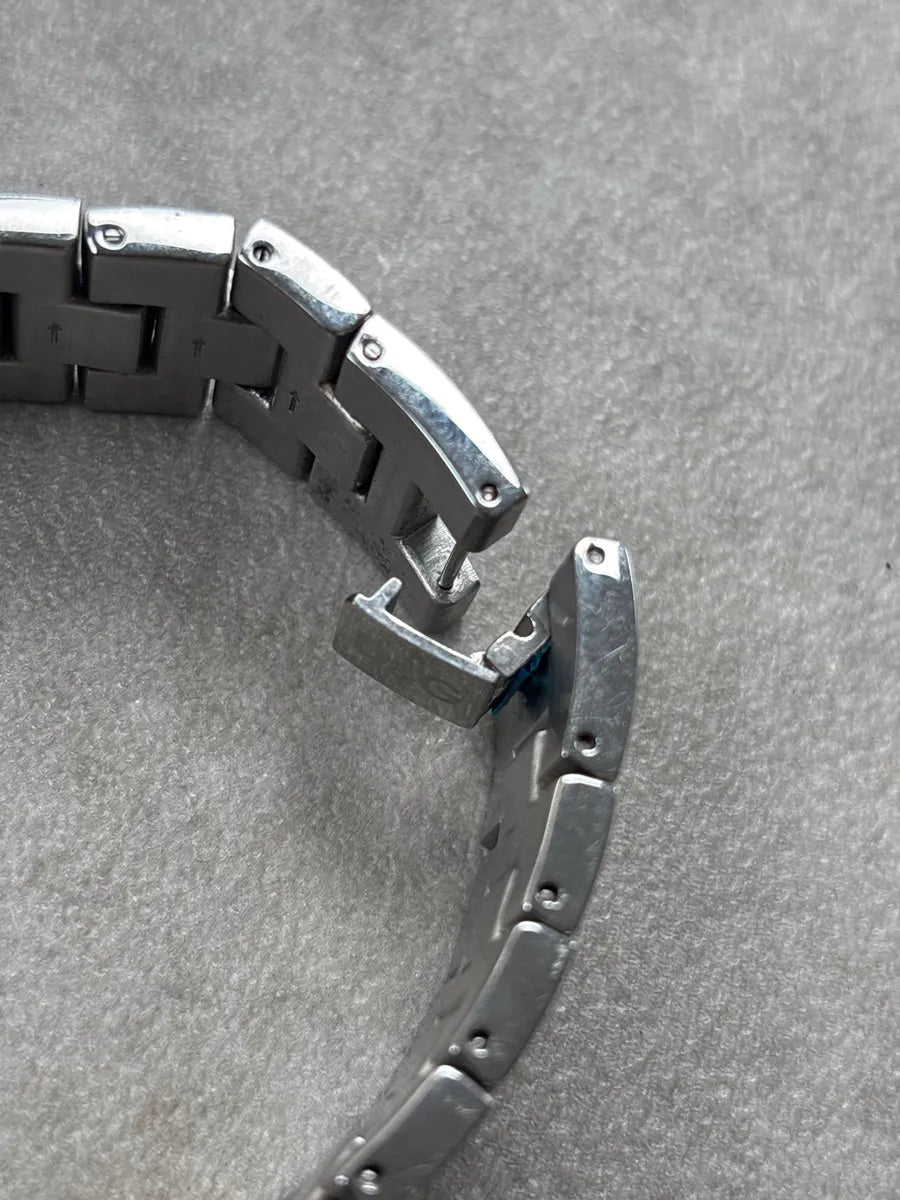 Dolce & Gabbana Silver All-Over Embellished Bracelet Watch zrcaxizS 7