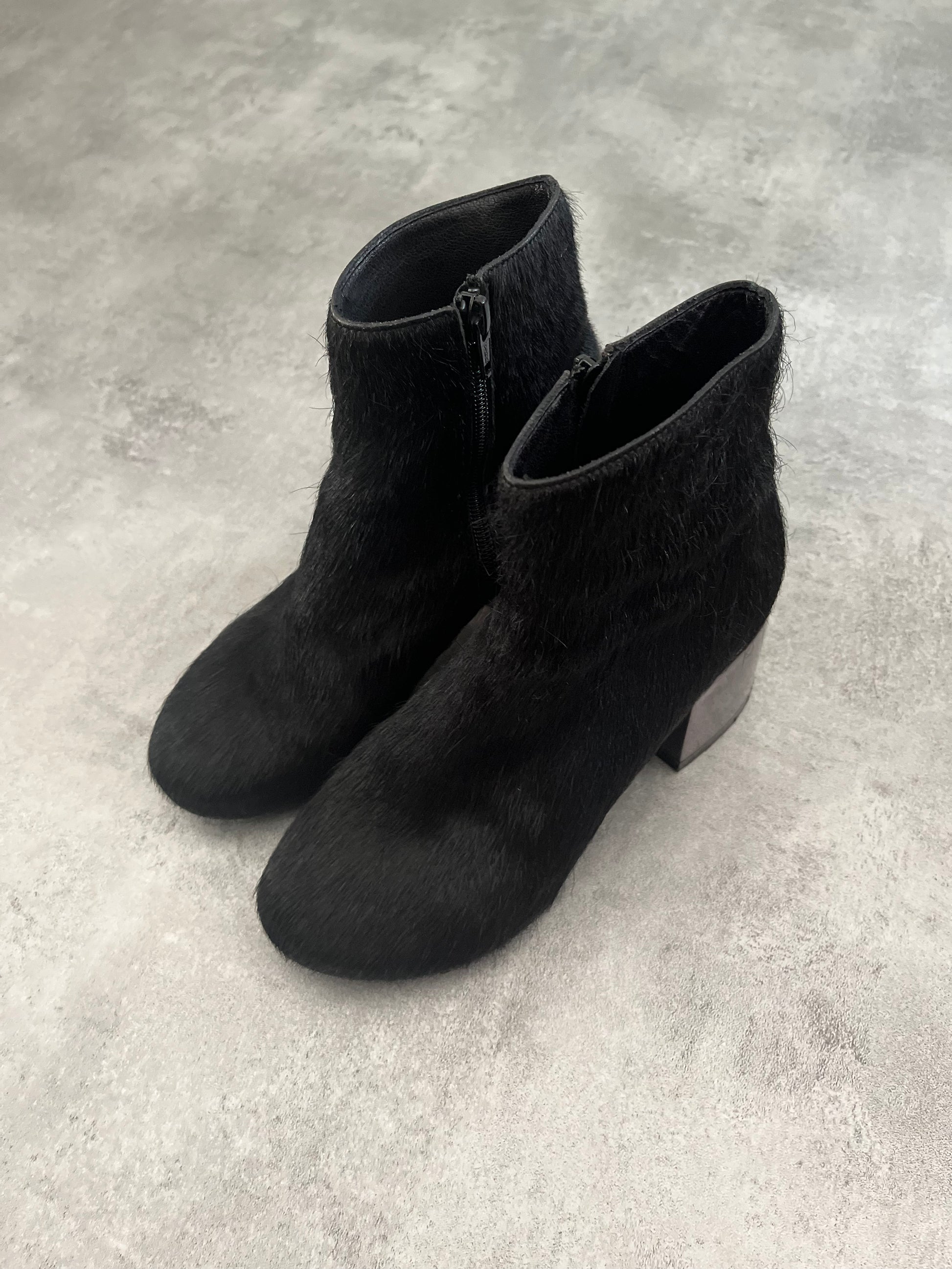 Maison Margiela MM6 Black Fur Boots (36) - 5