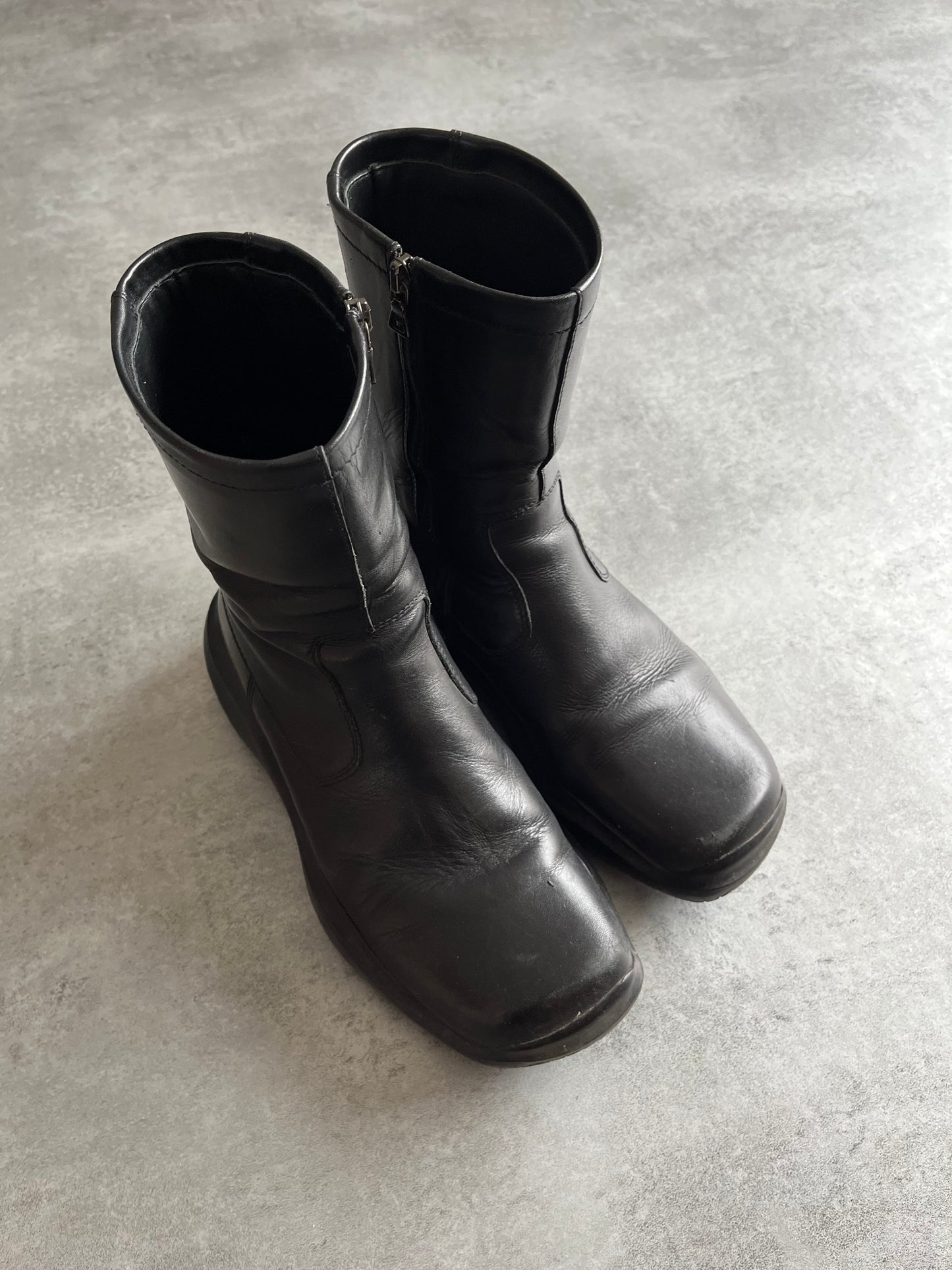 AW1999 Prada Vibram Ankle Leather Boots (40) - 2