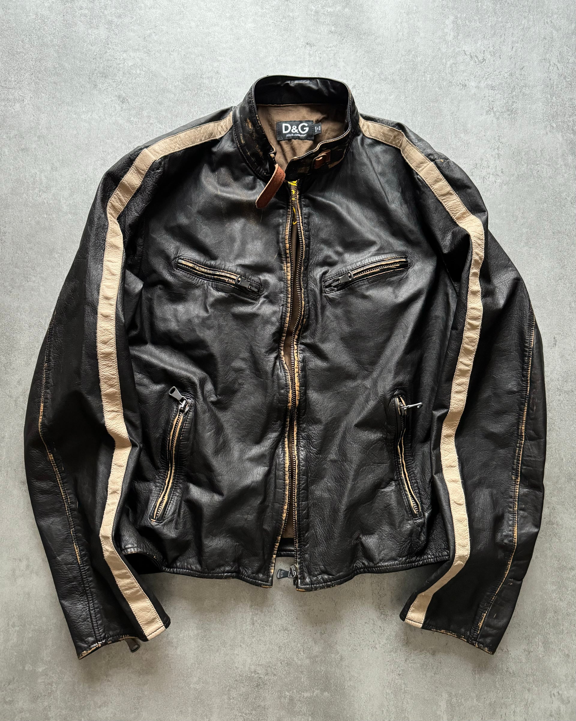 DOLCE &GABBANA ジャケット ブラックのメンズ レザージャケット フード＆ロゴプレート
