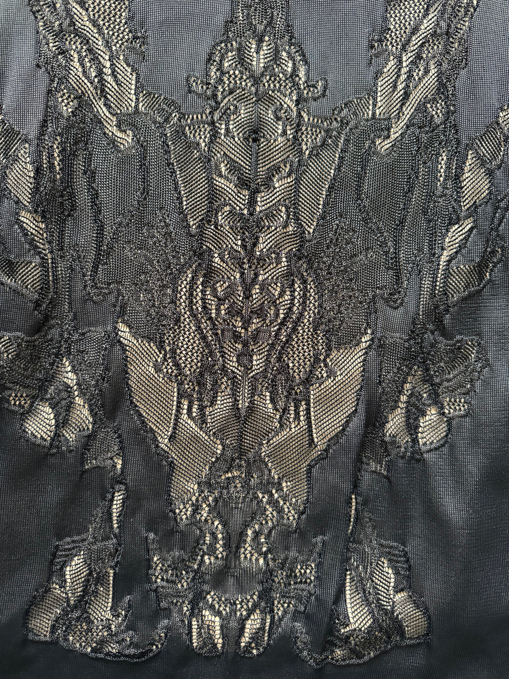 Alexander Macqueen Skeleton Engineered Lace Knee-Length (S) - 5