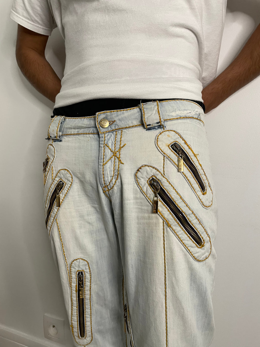 ジャスト カヴァリ バイカー ホワイト ジーンズ